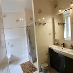 Aggarthi Nocleg ze śniadaniem 3*